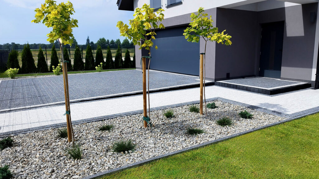 Nowoczesne aranżacje ogrodowe z kostki