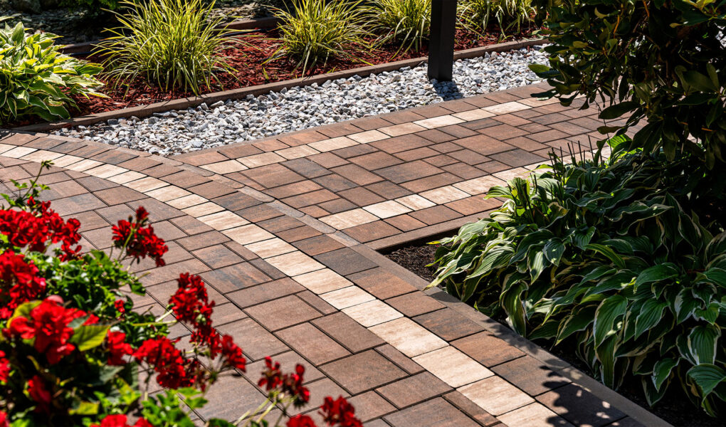 Nowoczesne aranżacje ogrodowe z kostki brukowej
