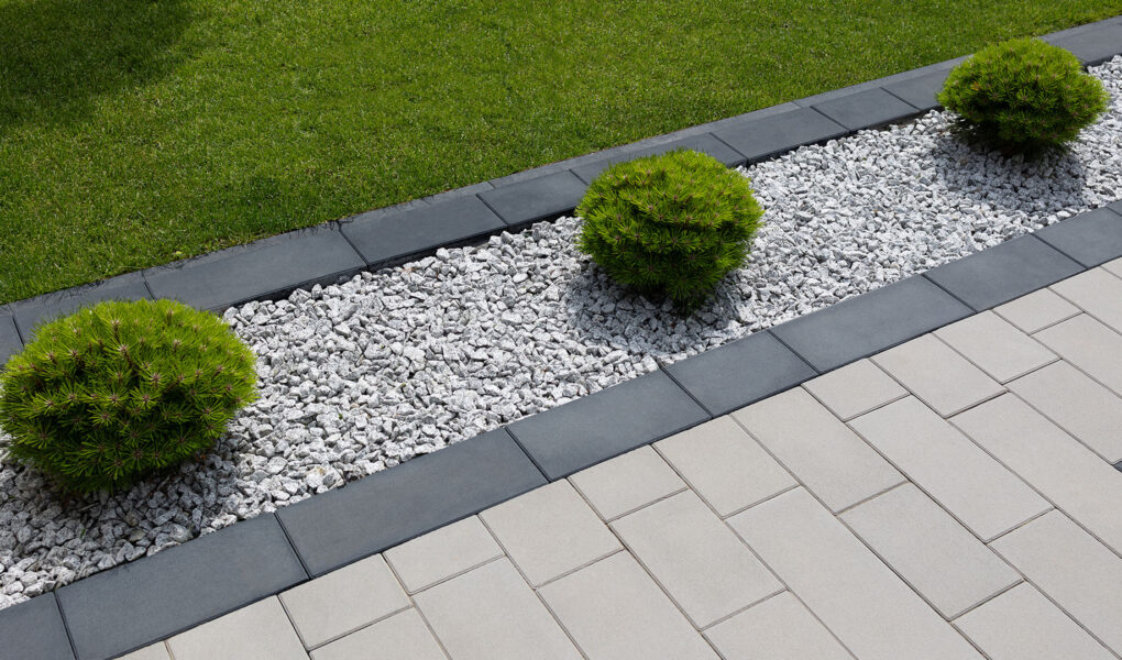 Palisady jako element dekoracyjny w nowoczesnym ogrodzie