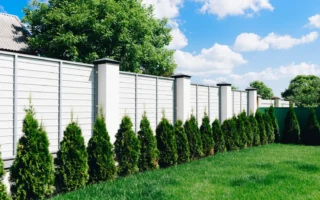 Ogrodzenia z elementami drewnianymi