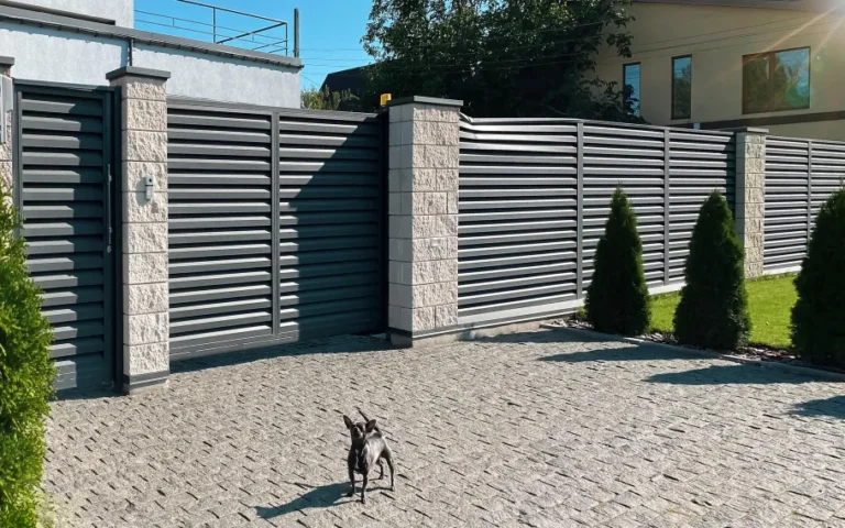Jak samodzielnie zamontować ogrodzenie panelowe