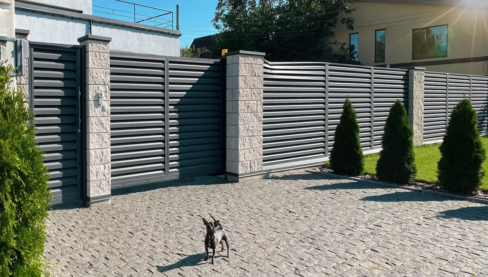 Jak samodzielnie zamontować ogrodzenie panelowe